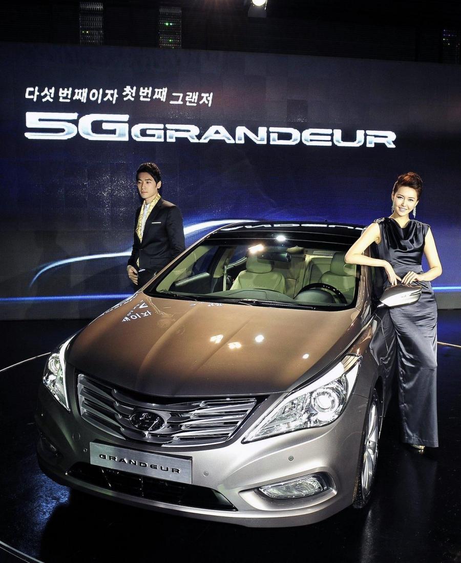  Hyundai Grandeur 2012 года  (фото 2 из 11)